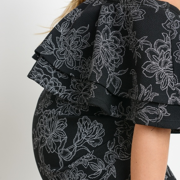 Off-Shoulder Ruffle Maternity Dress - Picture 4 of 5